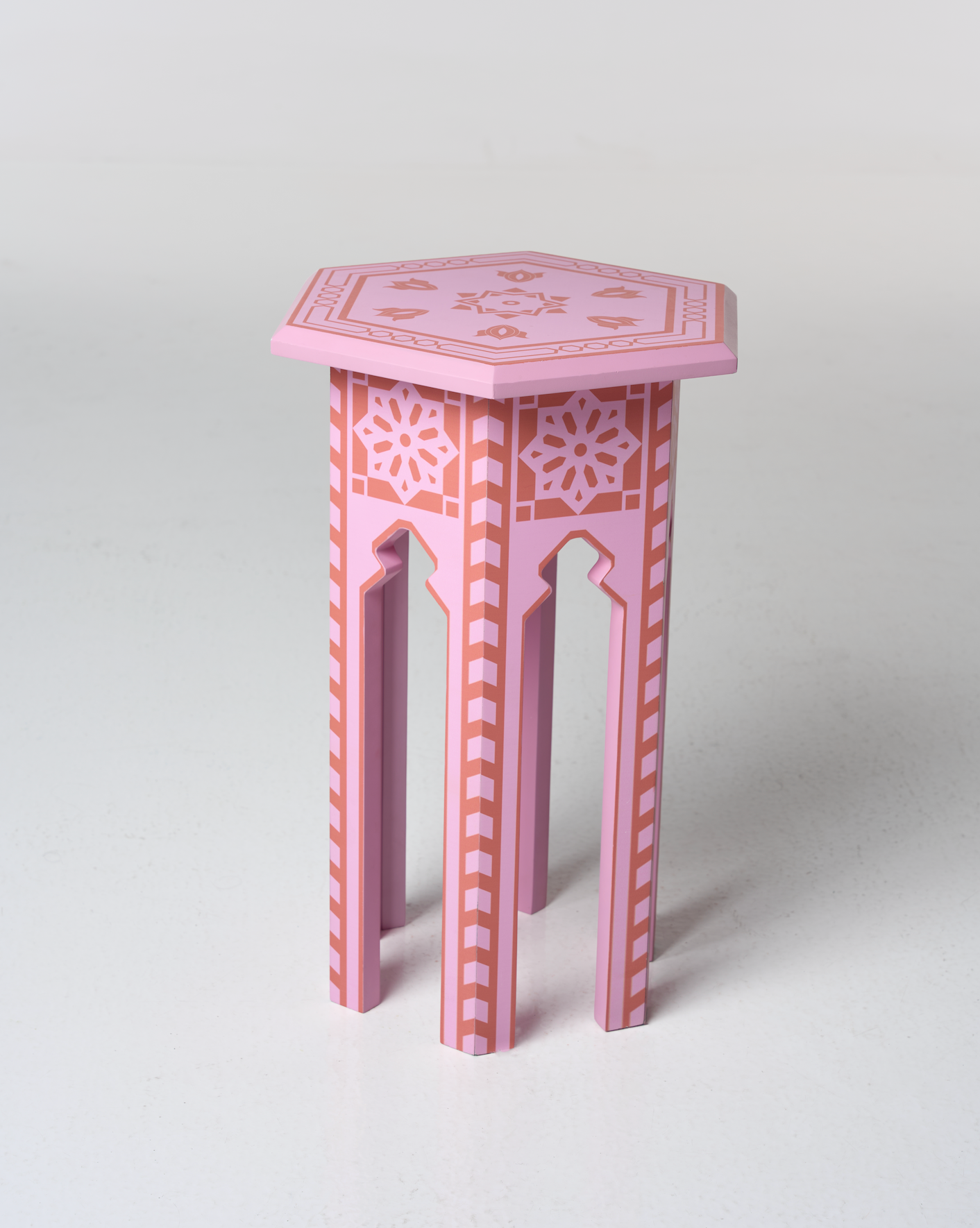 Tawlitna “طاولتنا” - Pink