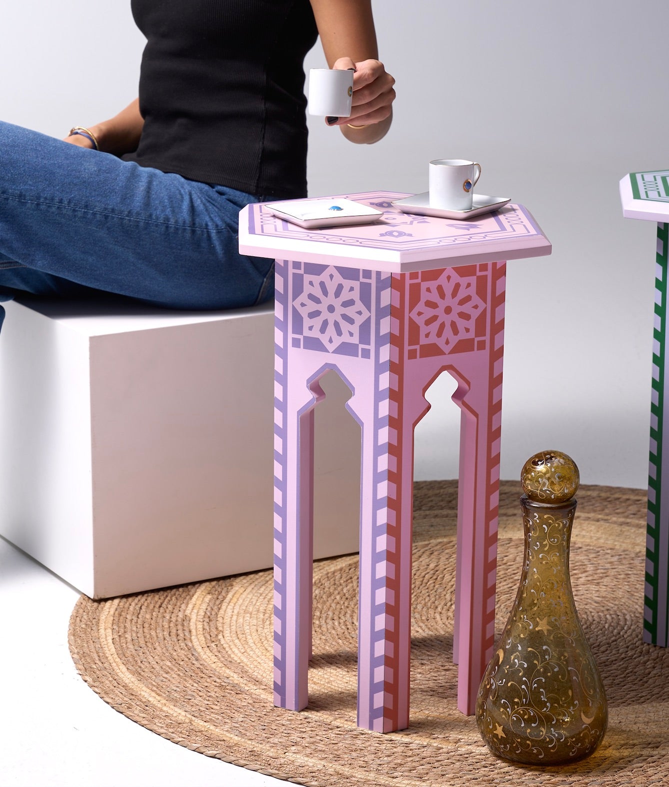 Tawlitna “طاولتنا” - Pink